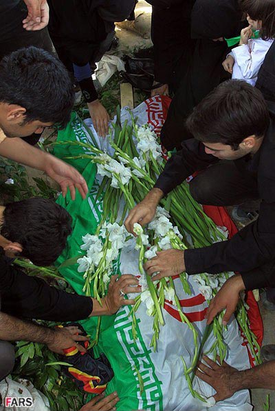 تشییع و خاکسپاری در دانشگاه ازاد واحد رودهن