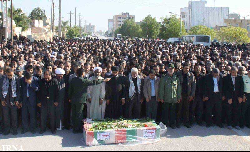 تشییع و خاکسپاری دو شهید گمنام در بندر گناوه-بوشهر