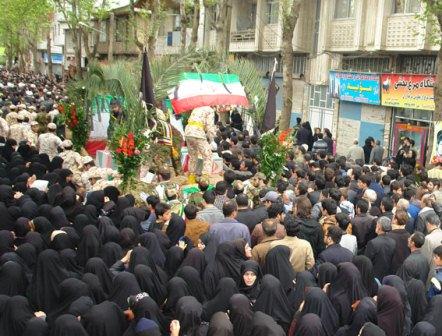 تشییع و خاکسپاری شهدای گمنام در دانشگاه آزاد لاهیجان