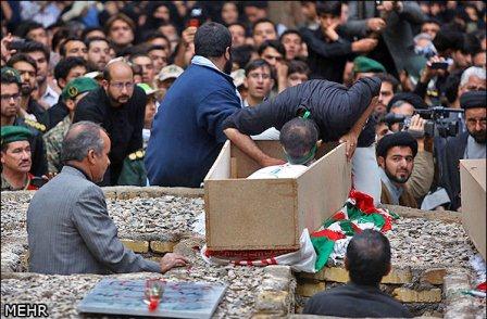 تشییع و خاکسپاری شهدای گمنام در اردکان یزد