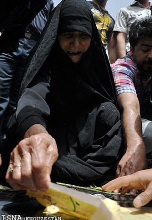 تشییع و خاکسپاری شهدای گمنام در دانشگاه آزاد آبادان