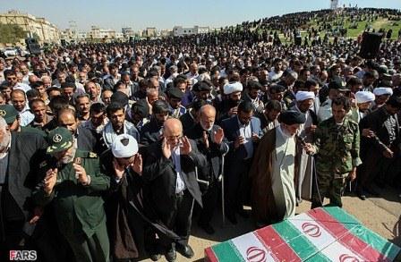 تشییع و خاکسپاری دو شهید گمنام در شهر اقبالیه قزوین