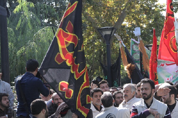 تشییع و خاکسپاری شهدای گمنام در بازار تهران