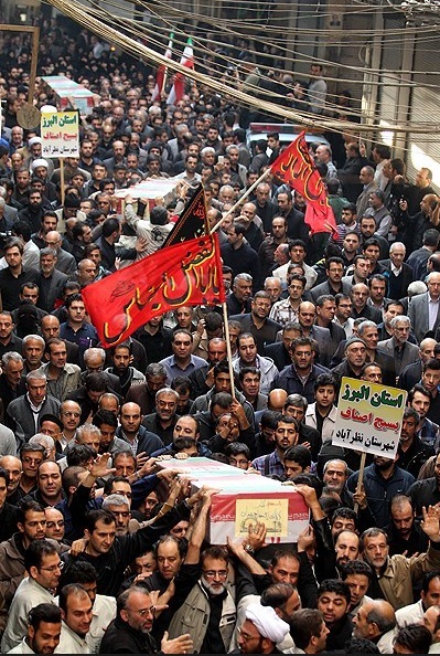 تشییع و خاکسپاری شهدای گمنام در بازار تهران