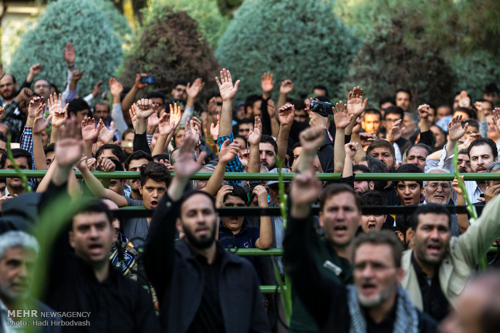 مراسم تشییع پیکر سه شهید گمنام دفاع مقدس در تهران 13