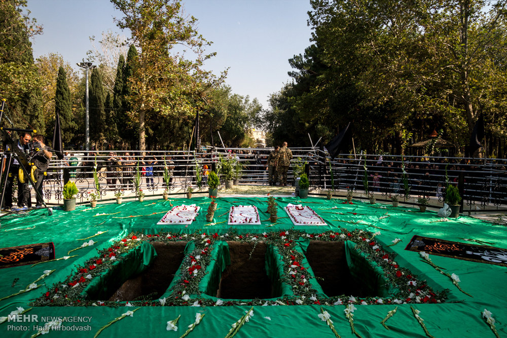 مراسم تشییع پیکر سه شهید گمنام دفاع مقدس در تهران 19