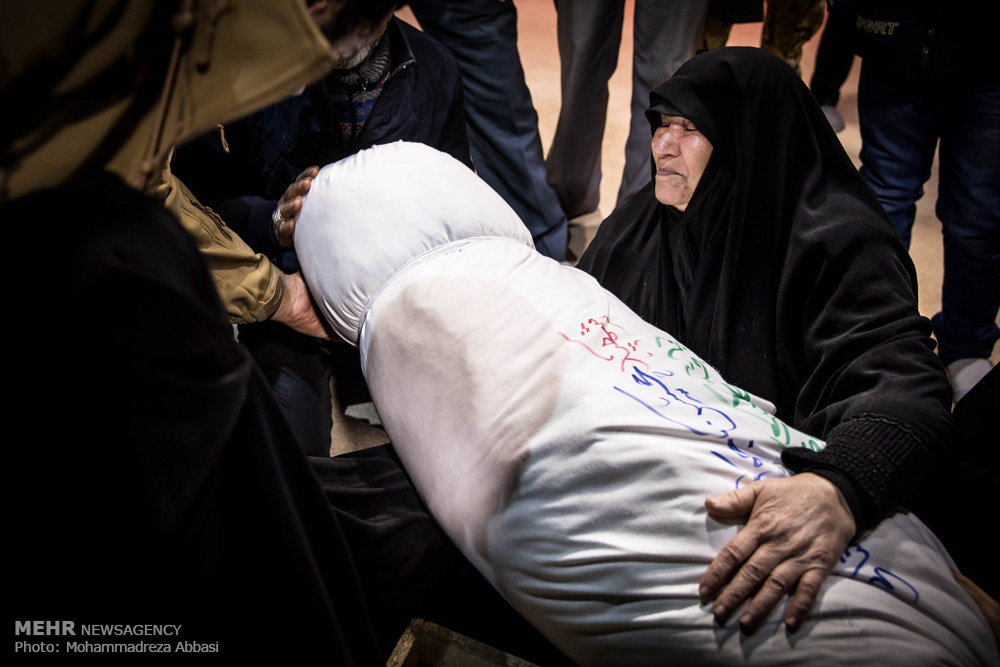 اولین دیدار خانواده شهید تازه تفحص شده در معراج شهداء 11
