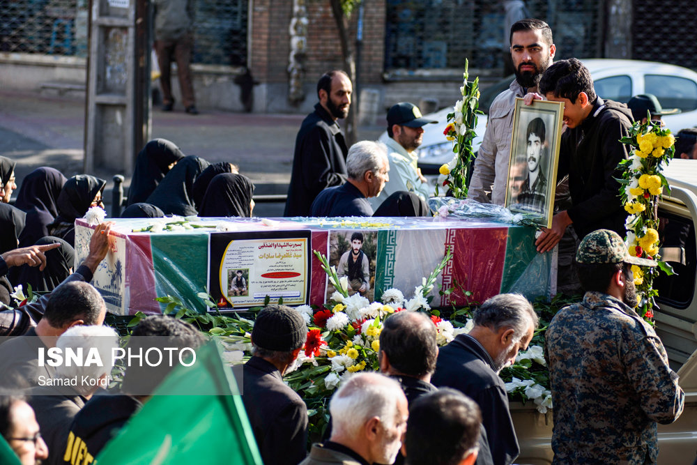 مراسم تشییع پیکر دو شهید تازه تفحص شده در کرج 8