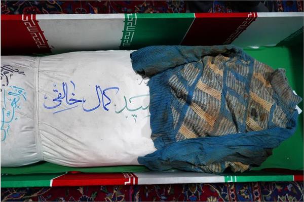 وداع با پیکر مطهر طلبه پاسدار شهید سید کمال خالقی - 2 دی 1402 1