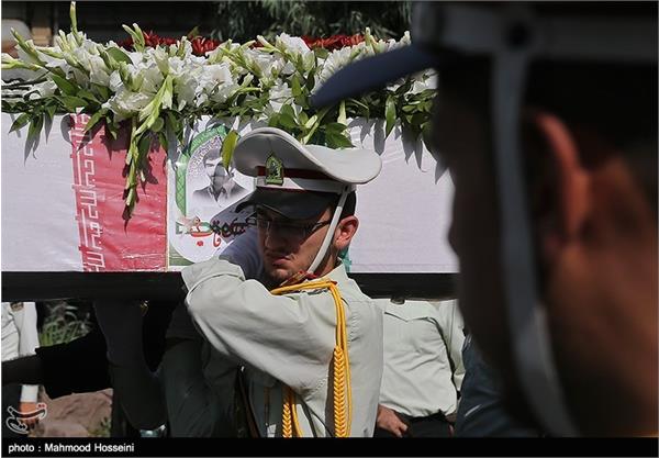 تشییع پیکر شهید تازه تفحص شده علی طالب زاده 17