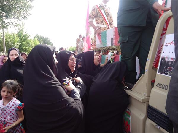 تشییع شهدای دوران دفاع مقدس در سقز 15