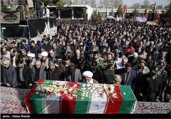 تشییع و تدفین شهید گمنام ۱۹ ساله در کرج 17