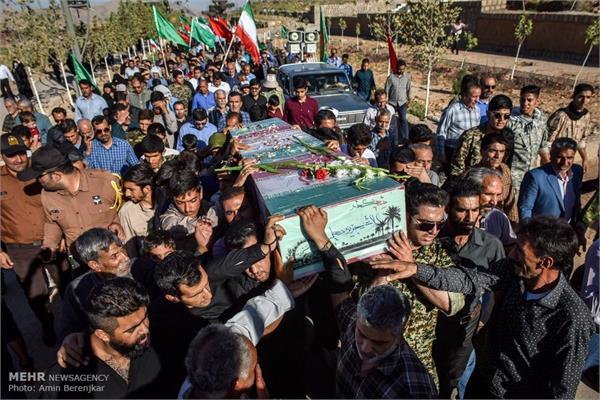 تشییع پیکر شهید گمنام در پارک کوهستانی دراک شیراز 10