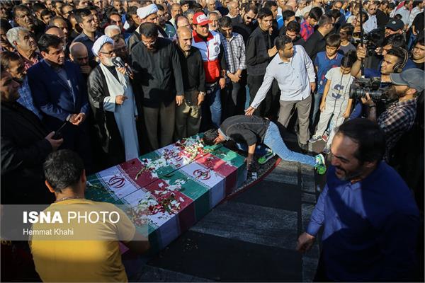 تشییع پیکر دو شهید گمنام در بوستان شقایق - خانی‌آباد تهران 14