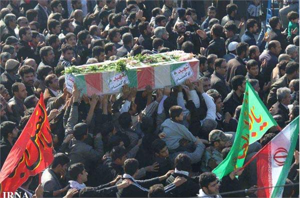 تشییع و خاکسپاری دو شهید گمنام در بندر گناوه-بوشهر