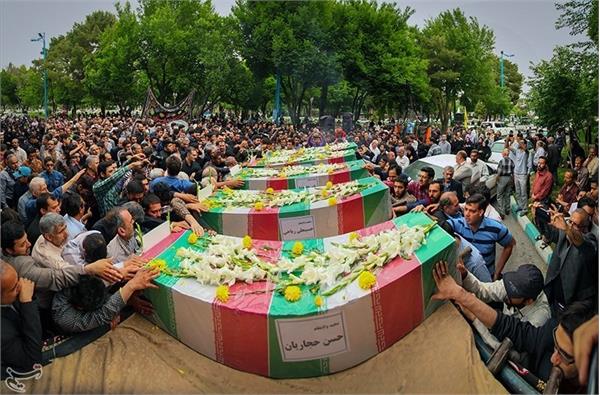 تشییع و خاکسپاری 5 شهید گمنام در استان اصفهان 1