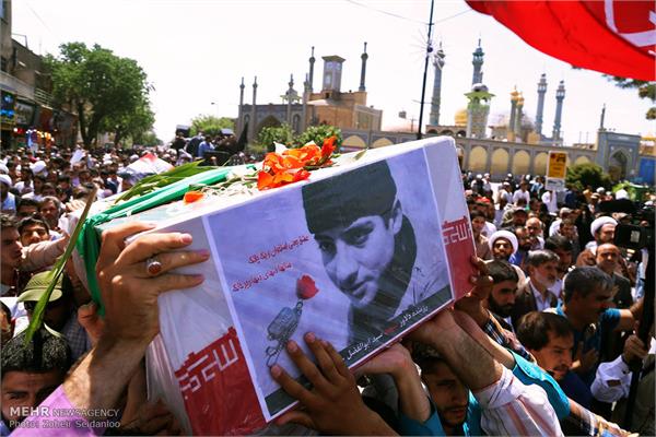 حضور خانواده شهید تازه شناسایی شهید سید ابوالفضل شیخ زاده در استان قم 9