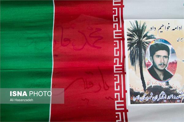 دیدار خانواده دو شهید لامردی با پیکر فرزندانشان 2