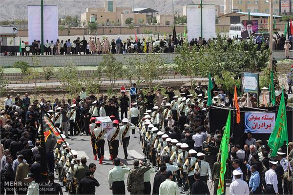 مراسم تشییع پیکر دو شهید دوران دفاع مقدس در بیرجند 18