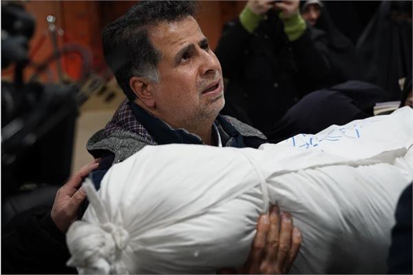 وداع با پیکر مطهر بسیجی تازه تفحص شده "محمدرضا خانه عنقا" - 8 بهمن 1403 1