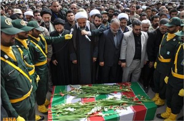 تشییع و خاکسپاری شهدای گمنام در دانشگاه آزاد آبادان