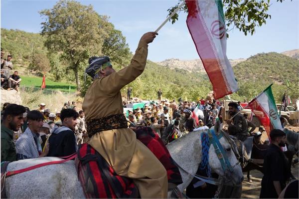 استقبال از 32 شهید دفاع مقدس در روستای دوله‌تو و سردشت 13