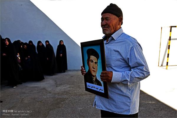 ورود پیکر ۱۸ شهید گمنام دفاع مقدس از طریق فرودگاه اهواز 1