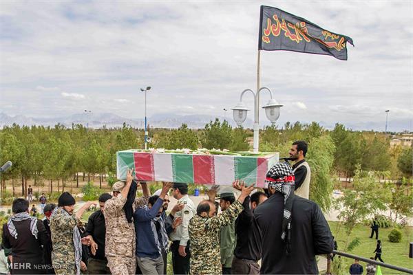 مراسم تشییع سه شهید گمنام در میبد یزد 13