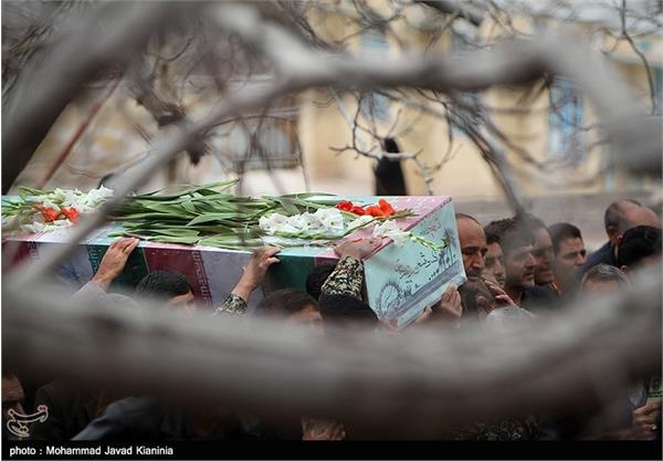مراسم تشییع و تدفین پیکر شهدای گمنام در کرمان 7