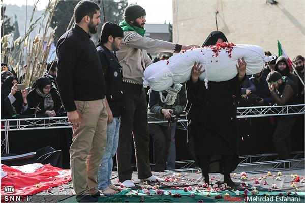 تشییع و تدفین شهید گمنام در کوی دانشگاه تهران 5