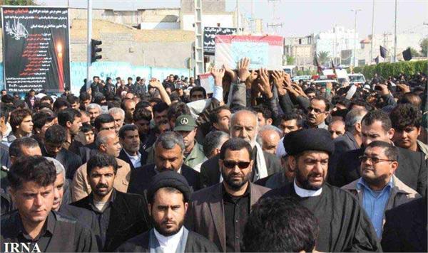تشییع و خاکسپاری دو شهید گمنام در بندر گناوه-بوشهر