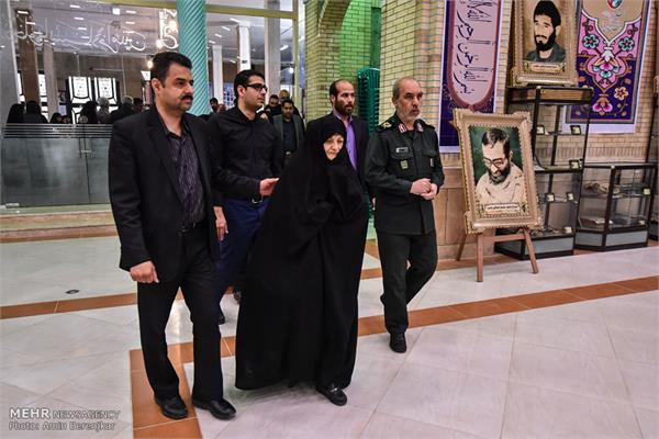 دیدار خانواده شهید طبائی با فرزندشان بعد از 33 سال 5