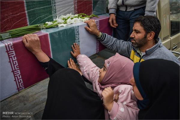 تشییع پیکر پاک ۲۴ شهید گمنام در شیراز 4