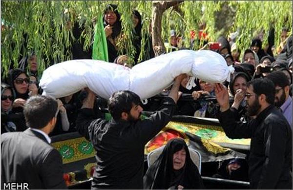 تشییع و خاکسپاری دو شهید گمنام در بوستان پرواز تهران