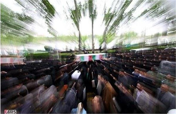 تشییع شهید حاج احمد صداقت و پنج شهید گمنام در اصفهان