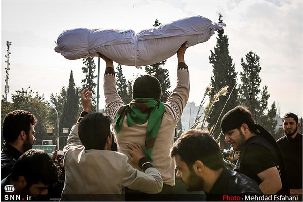 تشییع و تدفین شهید گمنام در کوی دانشگاه تهران 7