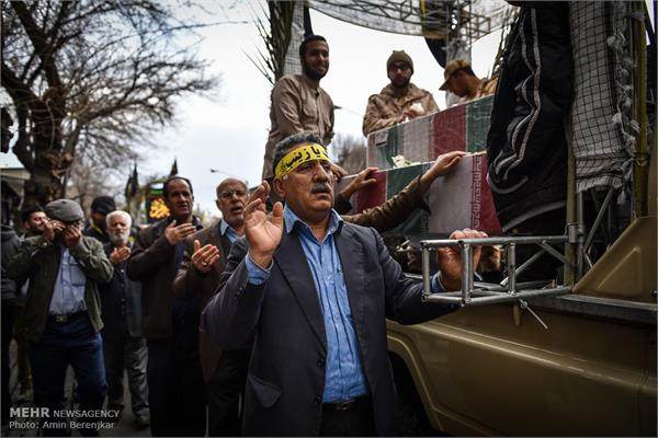 تشییع پیکر پاک ۲۴ شهید گمنام در شیراز 9