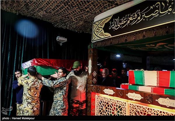 دیدار خانواده شهید تازه تفحص شده مهدی سیفی با پیکر وی 16