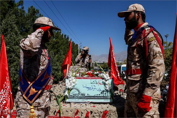 تشییع پیکر شهید گمنام در ستاد یگان صابرین سپاه 8