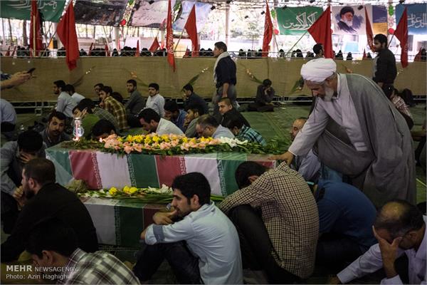 مراسم وداع با شهدای غواص و خط شکن در دانشگاه تهران 9