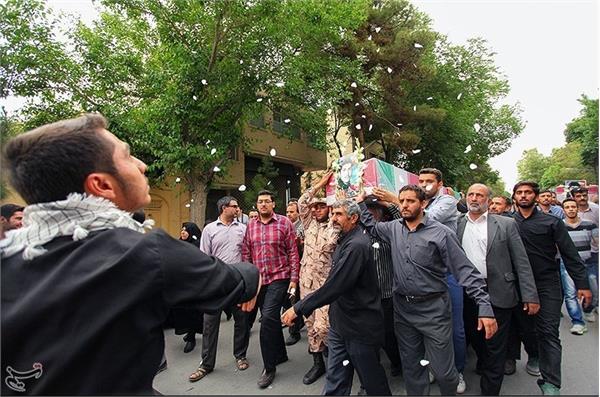 تشییع و خاکسپاری 5 شهید گمنام در استان اصفهان 12