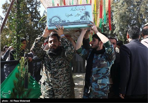 مراسم تشییع پیکر هفت شهید گمنام در شهرکرد 2