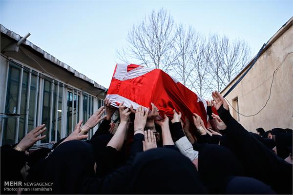 استقبال مردم همدان از پیکر شهید حسین سپهر 3