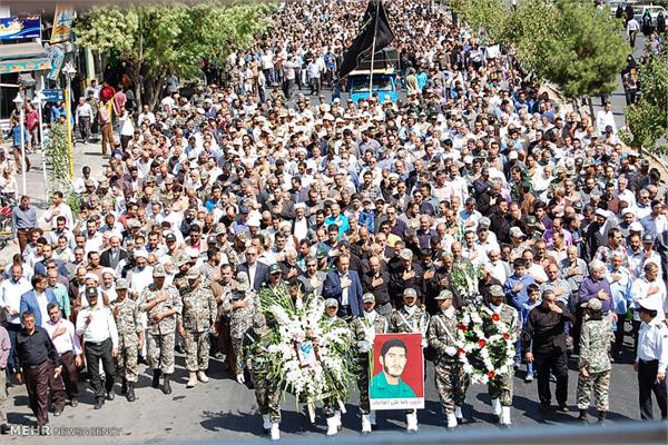 تشییع پیکر شهید رضا علی اعرابیان درسمنان 16