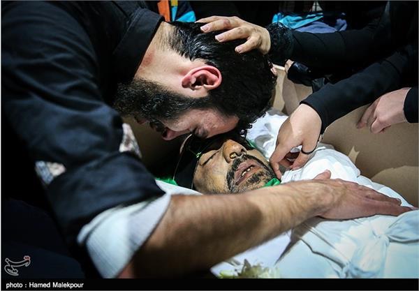 وداع با پیکر شهید مدافع حرم احمد اسماعیلی 6