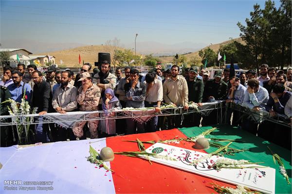 تشییع پیکر شهید گمنام در دهکده مقاومت تهران 15