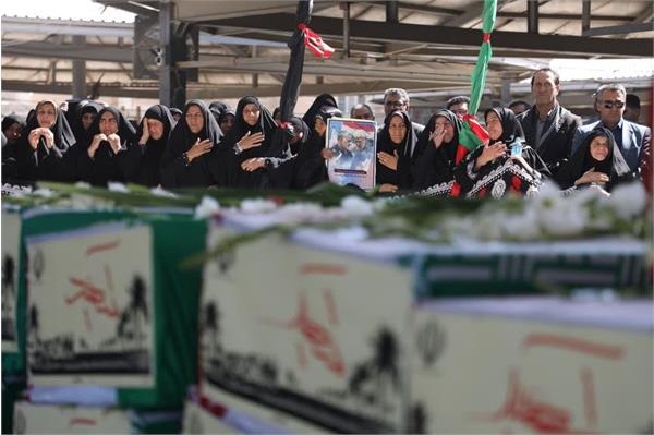 آئین استقبال از پیکرهای مطهر 35 شهید تازه تفحص شده در پایانه مرزی شهید سلیمانی مرز مهران - 5 مهر ماه 1403 10