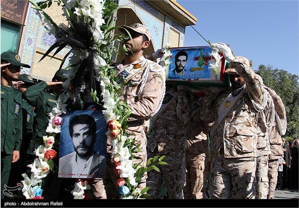 تشییع پیکر شهید غواص امیر مسعود محمدزاده در استان همدان 2