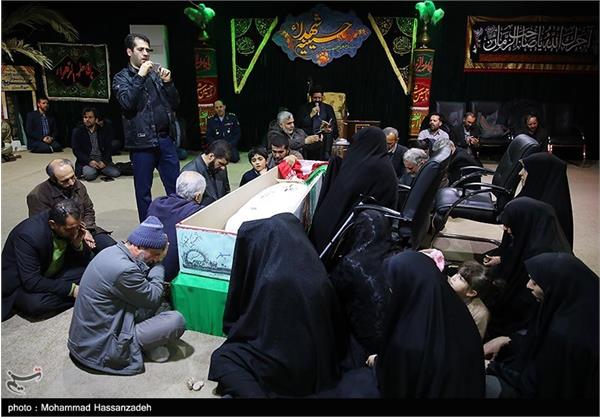 دیدار خانواده شهید تازه تفحص شده حسین سپهر با پیکر وی 21