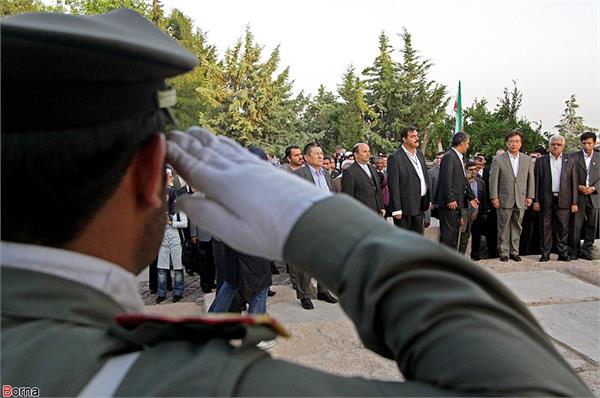 ادای احترام شهرداران کشورهای حاشیه جاده ابریشم